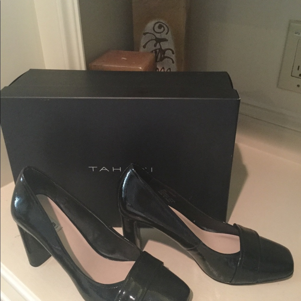 Shoes - Picture 2 of 4